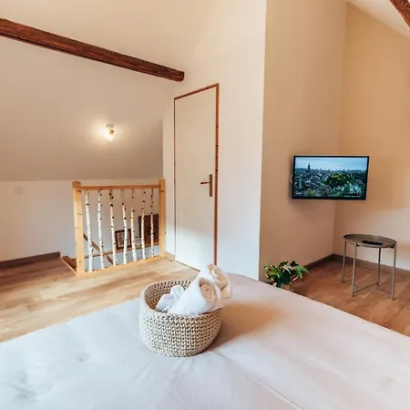 Aux Cerfs Des Vignes - L'annexe *